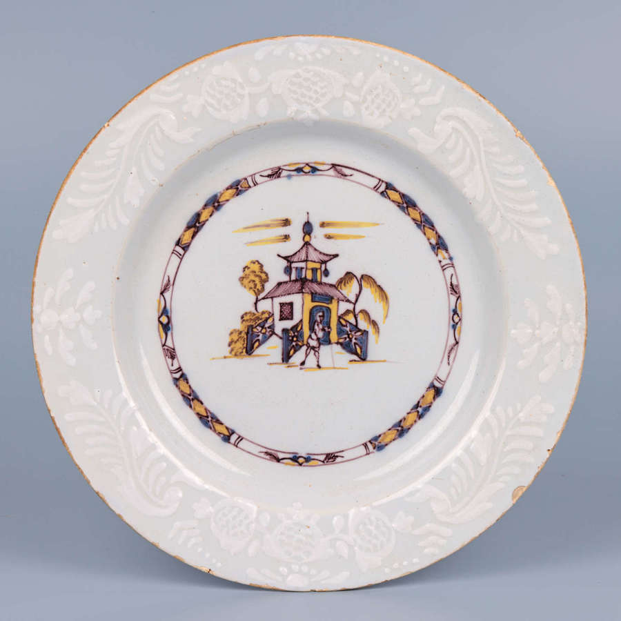 Bristol Delft Bianco-Sopra-Bianco Chinese Scene Pottery Plate